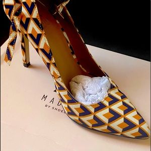 Heel-Tan- ankle strap